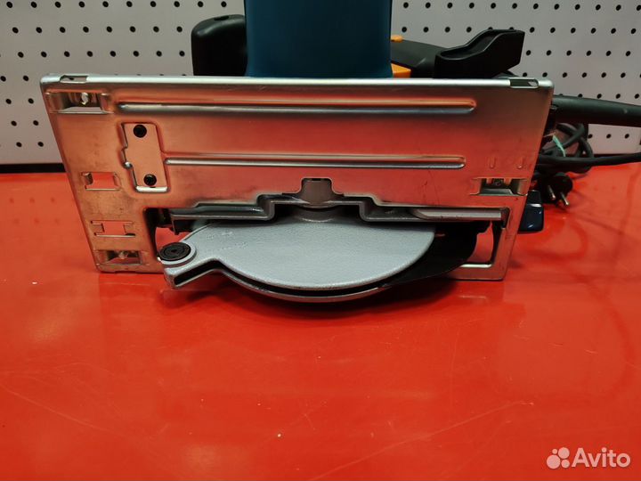 Makita Дисковая пила 5603R, 1,1кВт, диск 165х20мм