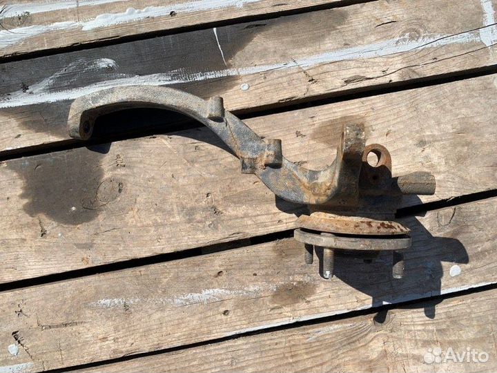 Кулак поворотный передний левый Hyundai Sonata EF