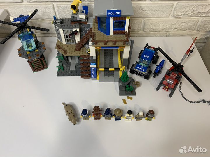 Lego City «Полицейский участок в горах»