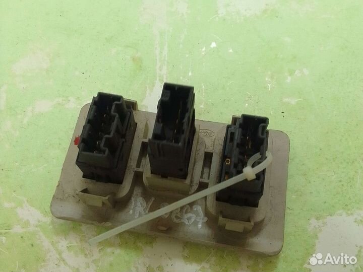 Блок кнопок Land Rover Discovery 2 L318 10P 1998