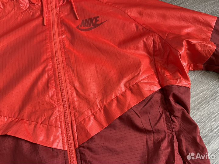 Nike Windrunner S женская беговая ветровка