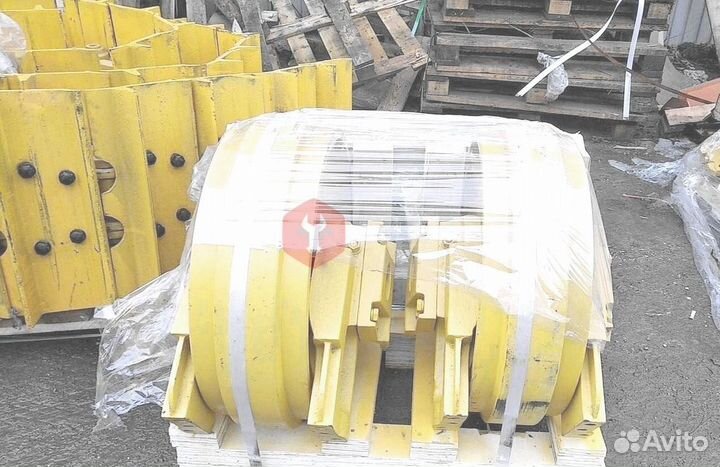 Колесо направляющее Komatsu PC400LC-7 208-30-00202