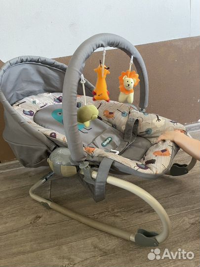 Шезлонг для новорожденных