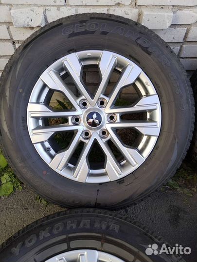 Mitsubishi Pajero Sport R18