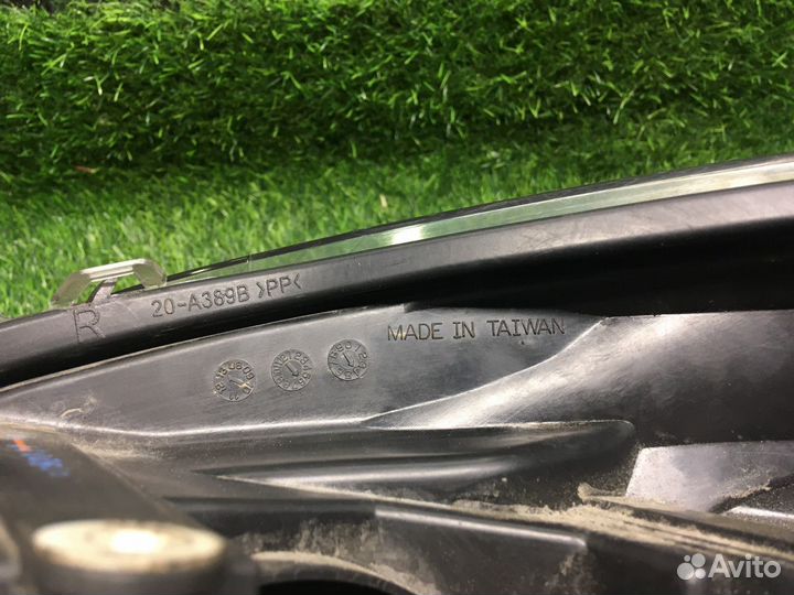 Фара передняя правая Opel Astra H