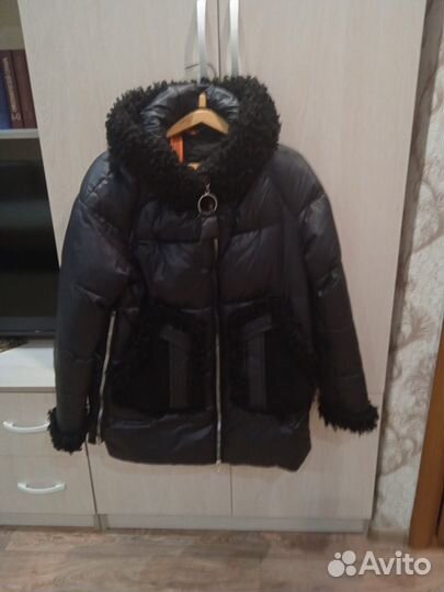 Продам куртку женскую демисезонную. Размер 48-50