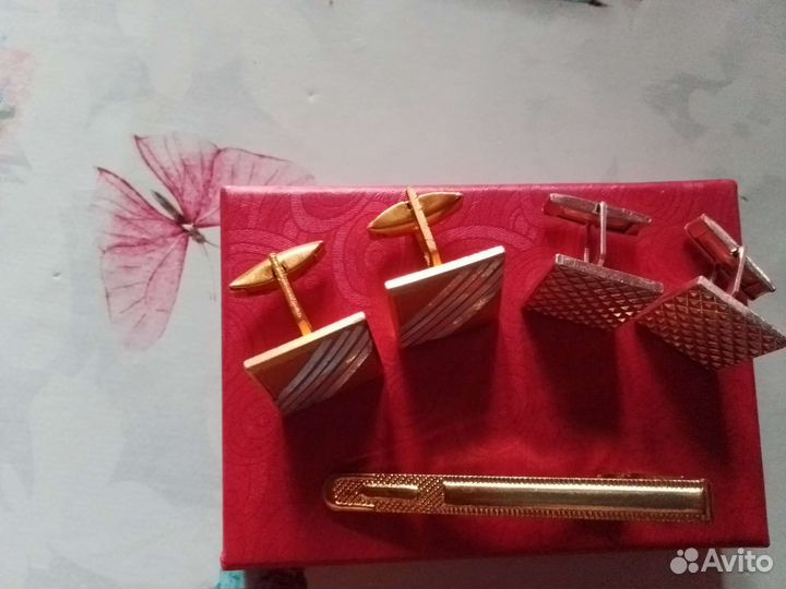 Запонки и зажим для галстука