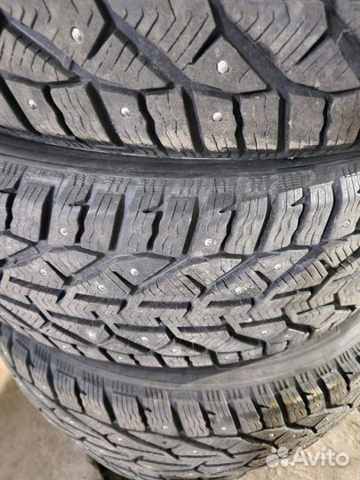 Tigar SUV Ice 215/60 R17
