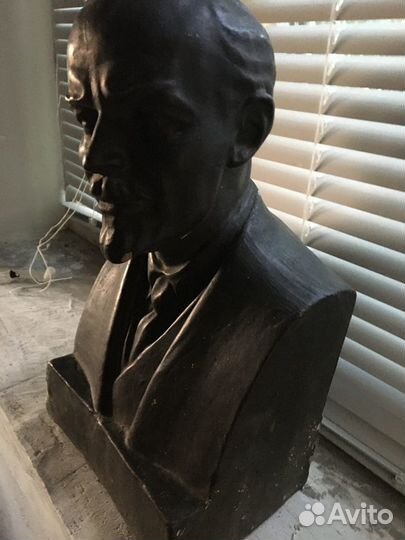 Бюст Ленина