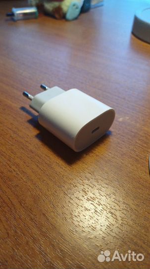 Зарядка на iPhone 20w