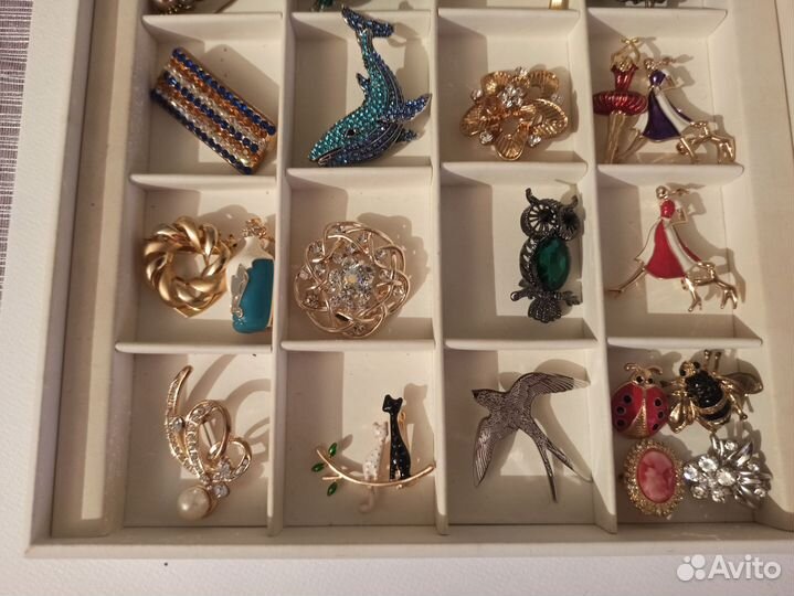 Броши современные