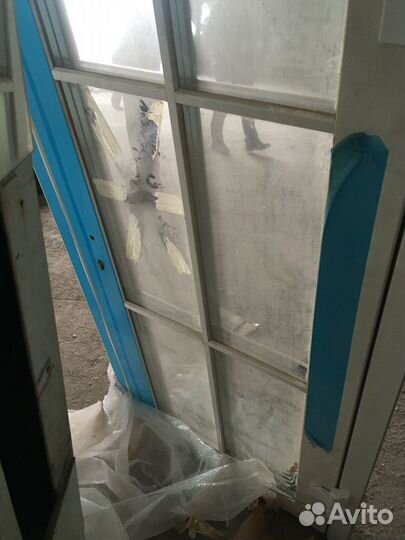 Новая деревянная уличная пластиковая евро дверь