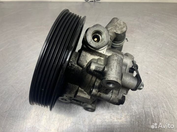 Насос гидроусилителя руля Mercedes C-Class W203