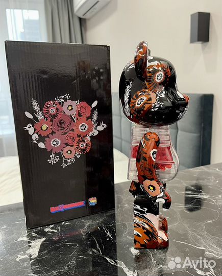 Мишка Bearbrick Flora