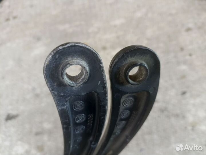 Поводок стеклоочистителя Renault Megane 2