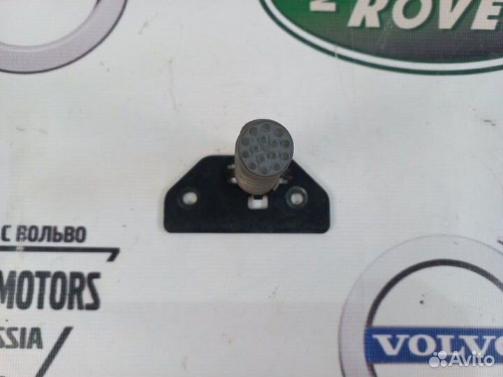Пружина фиксатора капота Volvo S80 V70 XC70 XC90