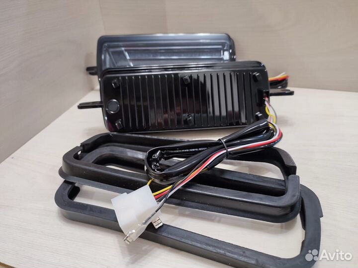 Надфарники диодные Niva (Lexus) с повторителем