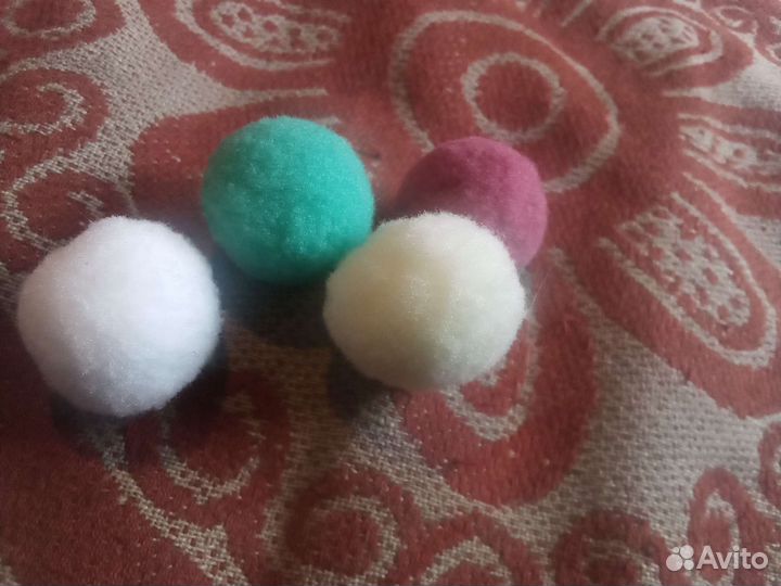 Меховые помпоны