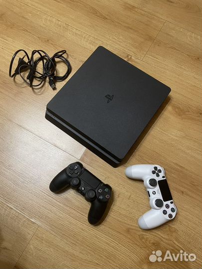 Sony PS4 slim 1tb + 2 dualshock + игры