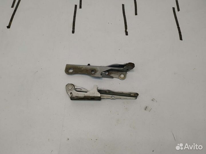 Hyundai Accent петли дверей капота