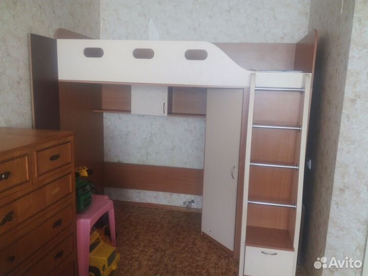 Кровать двухъярусная с угловым шкафом