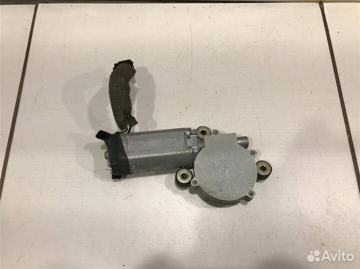 Моторчик люка Volvo XC90 1