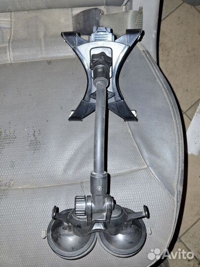 Держатель для планшета в машину