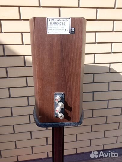 Акустические колонки wharfedale