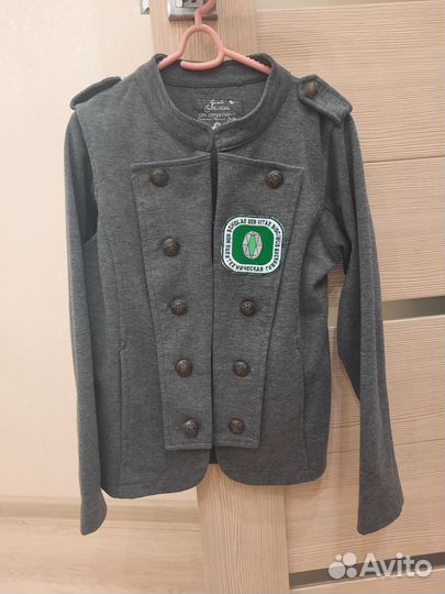 Продам школьный жакет