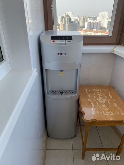 Кулер для воды hotfrost 45 AS