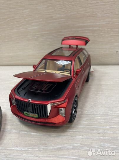 Модель машины 1:24 дым, свет