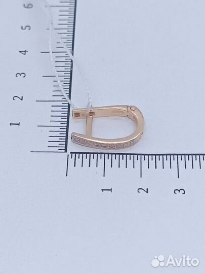 Золотые серьги с камнем