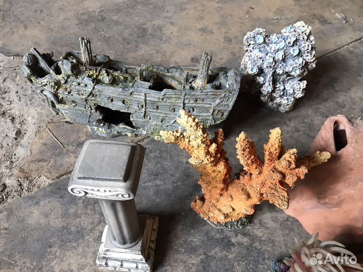 Украшения для аквариума