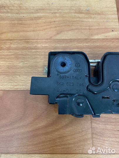Замок капота Audi A4 8B 8K2823746