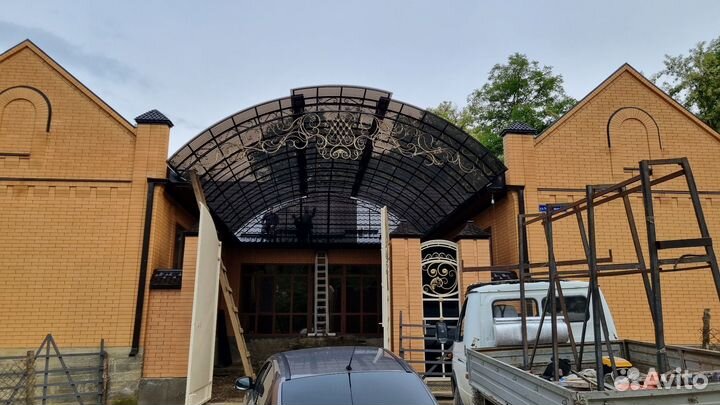 Навесы из поликарбоната под ключ