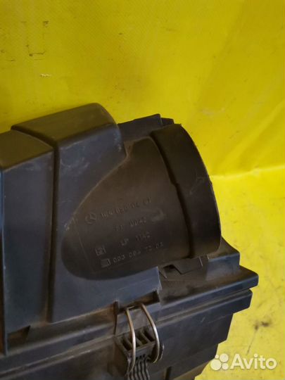 Корпус воздушного фильтра Mercedes-Benz S-Class