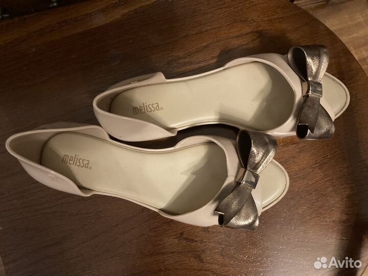 Босоножки для пляжа melissa