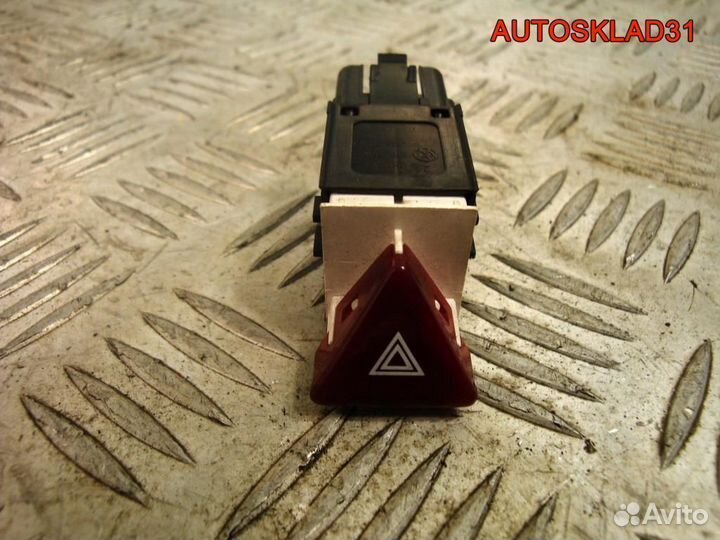 Кнопка аварийной сигнализации VW Passat B6 3C89535