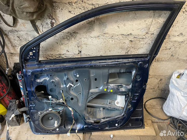 Дверь передняя правая Toyota Corolla 150