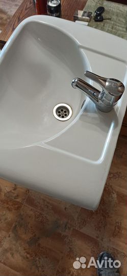 Раковина в ванную тюльпан