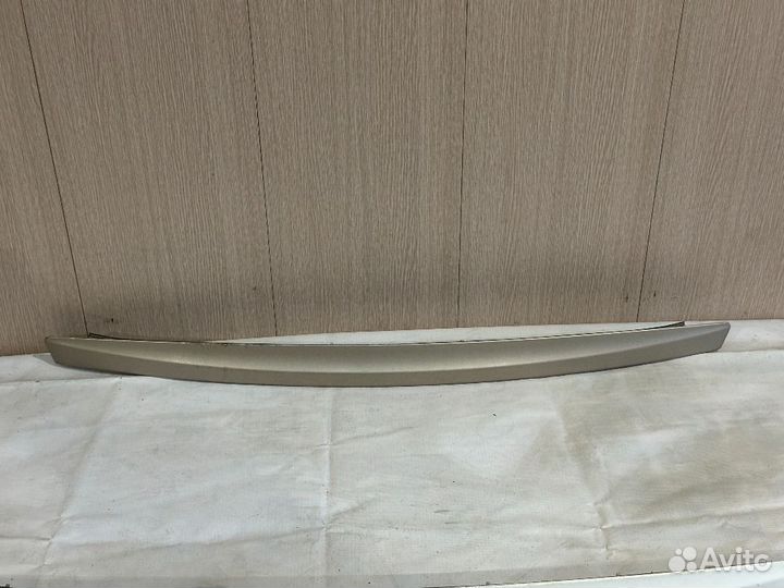 Накладка крышки багажника Hyundai Solaris 1