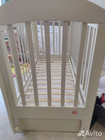 Детская кроватка с маятником, ящиком плюс матрас