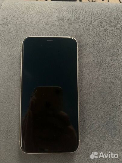 Телефон iPhone 11