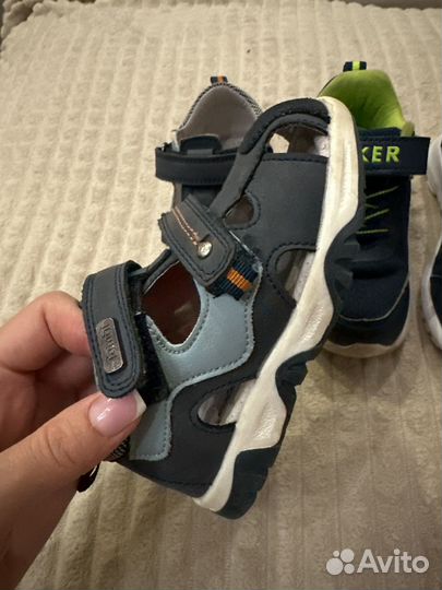 Кроссовки на мальчика 25