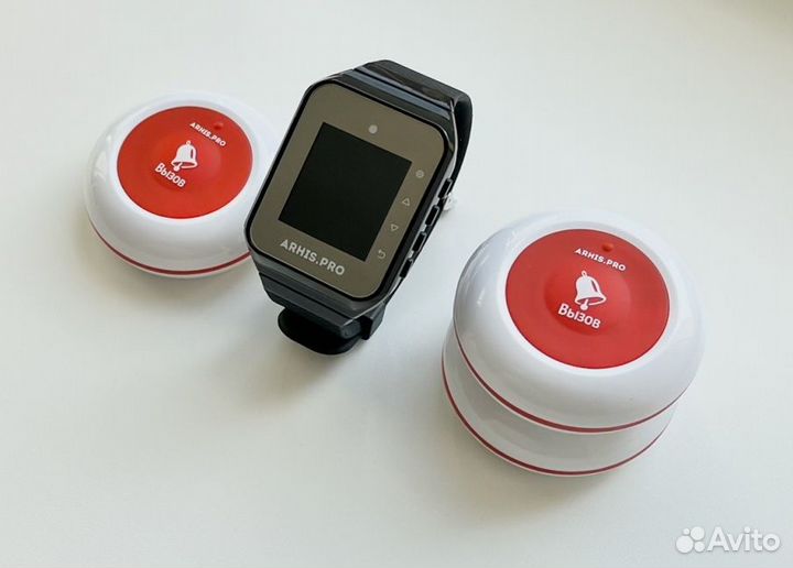 Кнопка Премиум вызова официанта и часы персонала