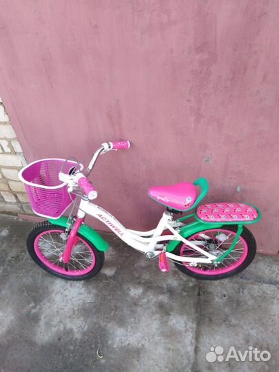 Детский трехколесный велосипед