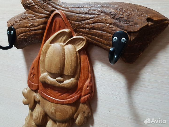 Вешалка настенная деревянная 