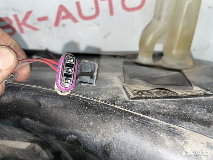 Бачок стеклоомывателя Chevrolet Suburban GMT400