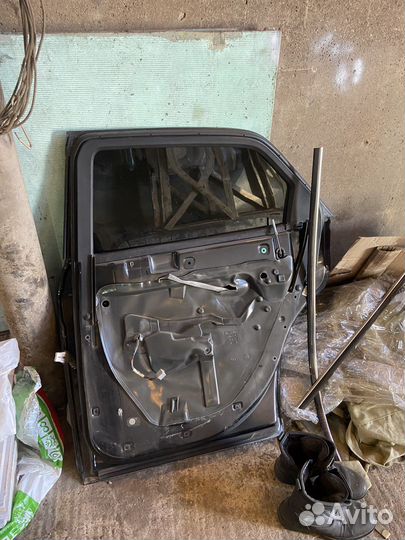 Двери chrysler 300с