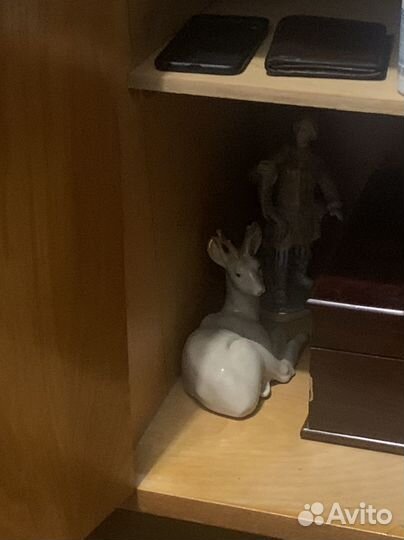 Фарфоровая статуэтка 